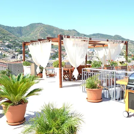 Couette-café Scirocco Cefalù