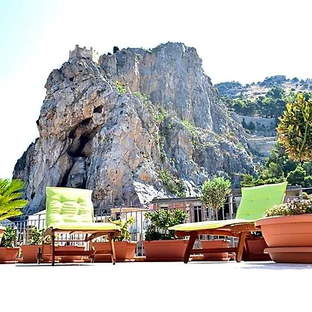 Scirocco Bed & Breakfast 4*